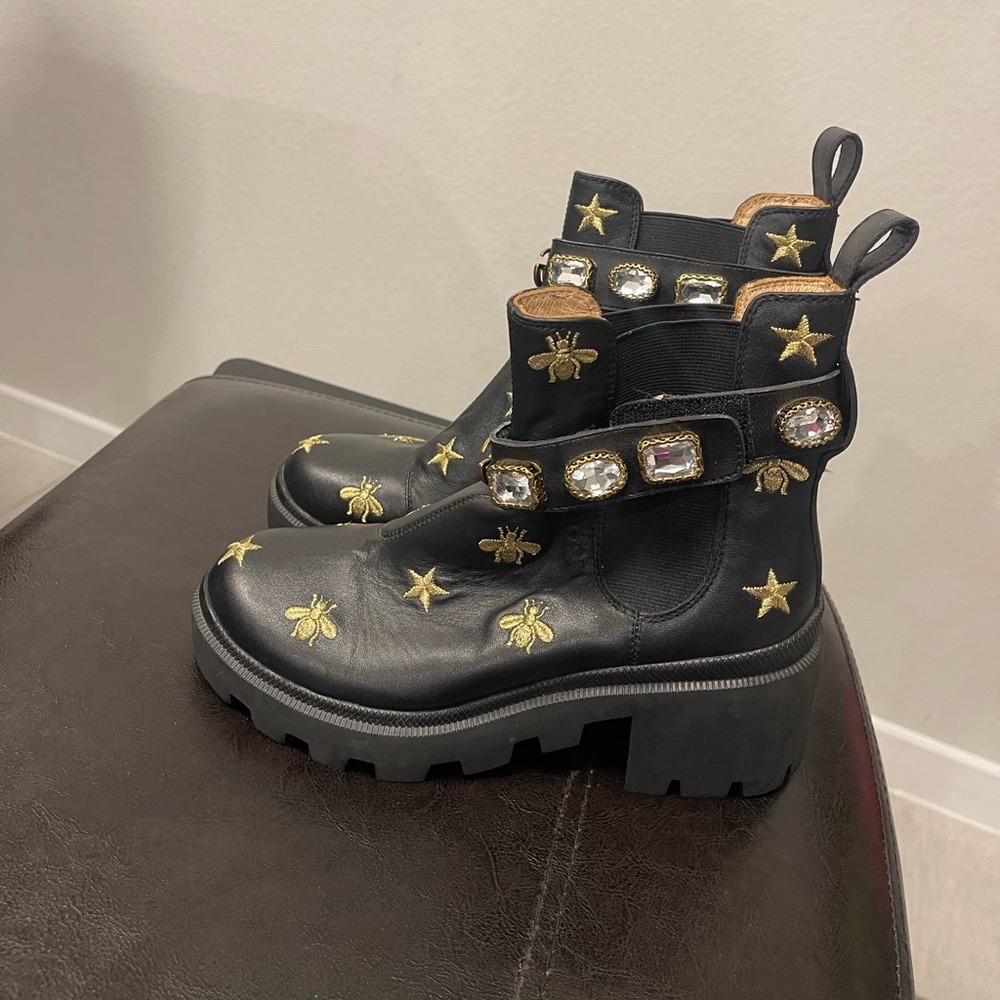 Gucci bee star embroidered boots size 35